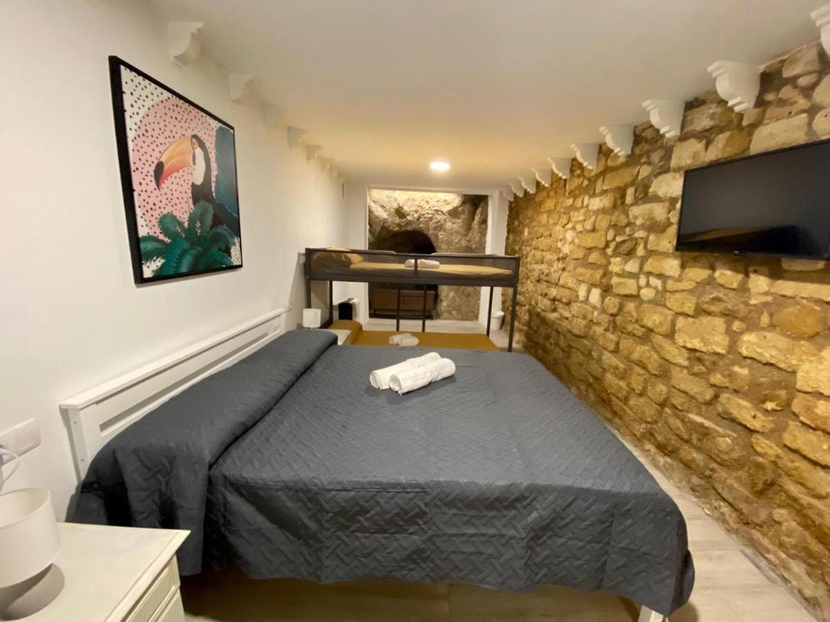 Guest house Cave